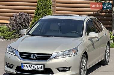 Седан Honda Accord 2013 в 