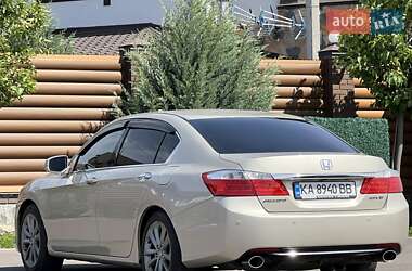 Седан Honda Accord 2013 в 