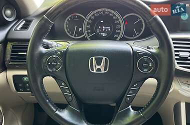 Седан Honda Accord 2013 в 