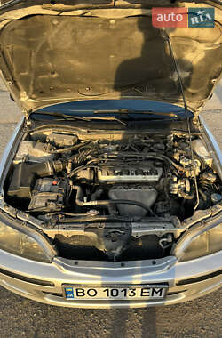 Седан Honda Accord 1999 в 