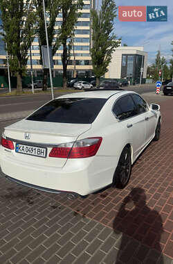 Седан Honda Accord 2013 в 