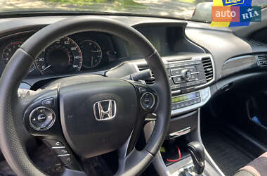 Седан Honda Accord 2015 в 