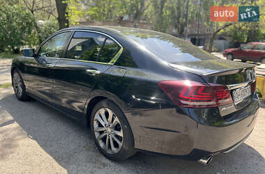 Седан Honda Accord 2015 в 