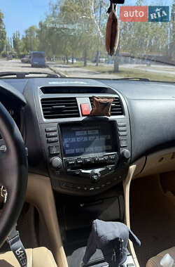 Седан Honda Accord 2005 в 