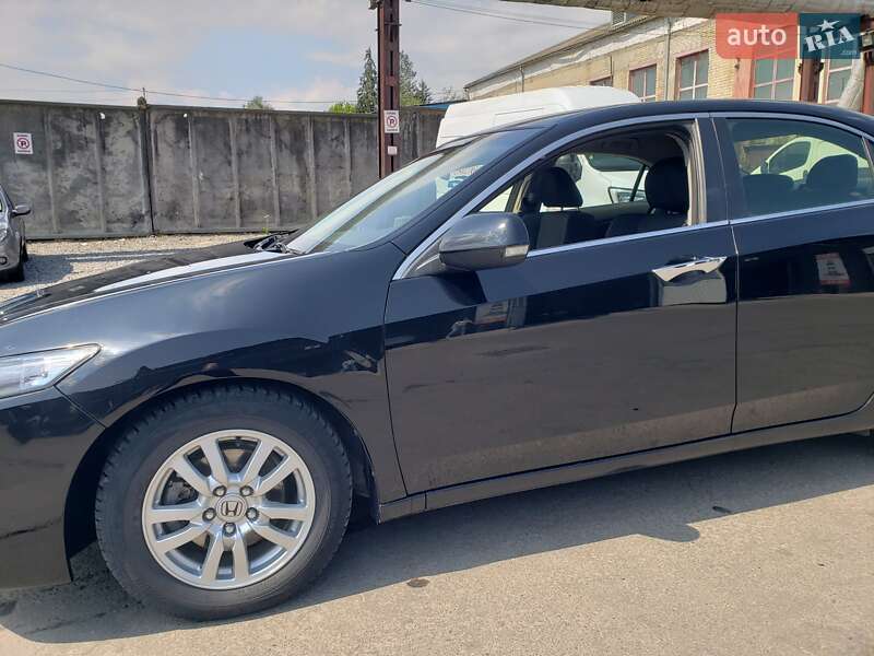 Седан Honda Accord 2012 в 