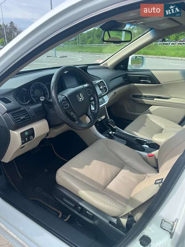 Седан Honda Accord 2013 в Вишгороді
