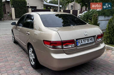 Седан Honda Accord 2005 в 