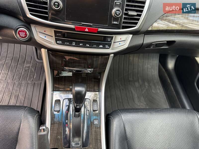 Седан Honda Accord 2013 в Житомире