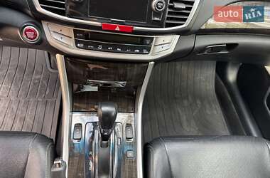 Седан Honda Accord 2013 в 