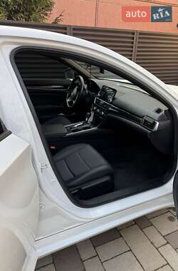 Седан Honda Accord 2021 в 