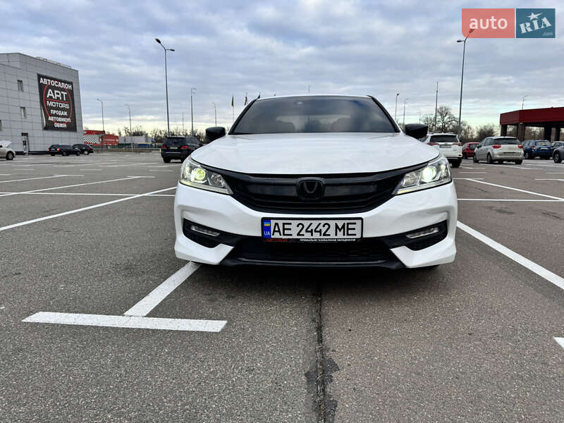 Седан Honda Accord 2016 в Дніпрі