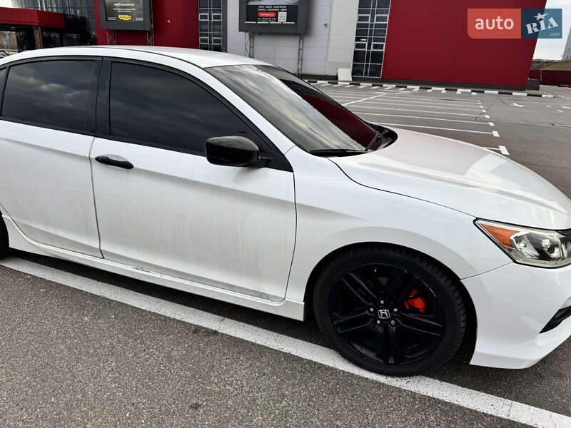 Седан Honda Accord 2016 в Дніпрі