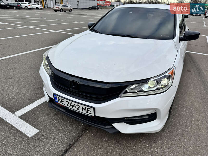 Седан Honda Accord 2016 в Дніпрі