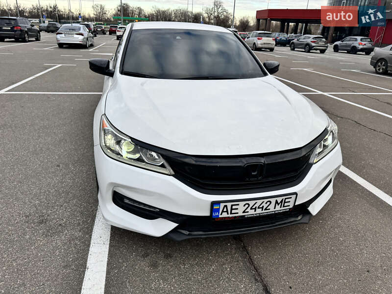 Седан Honda Accord 2016 в Дніпрі