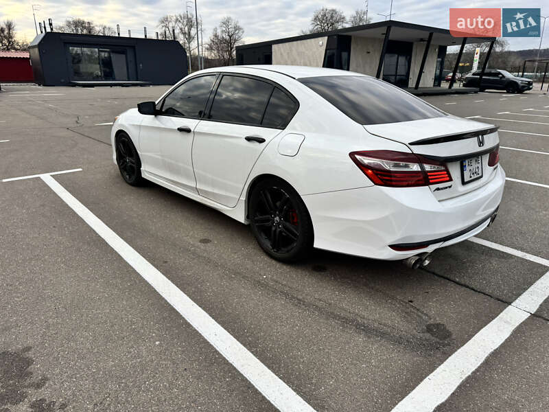 Седан Honda Accord 2016 в Дніпрі