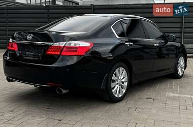 Седан Honda Accord 2013 в 