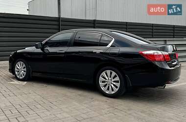 Седан Honda Accord 2013 в 