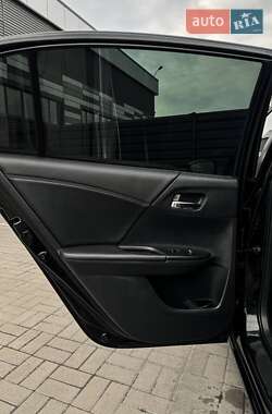 Седан Honda Accord 2013 в 