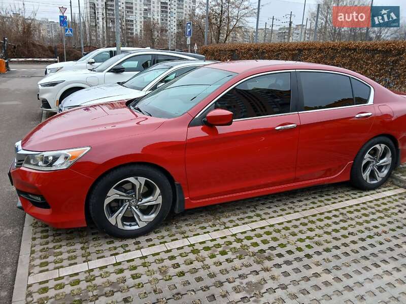 Седан Honda Accord 2016 в Киеве