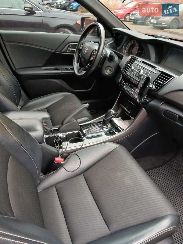 Седан Honda Accord 2016 в Киеве