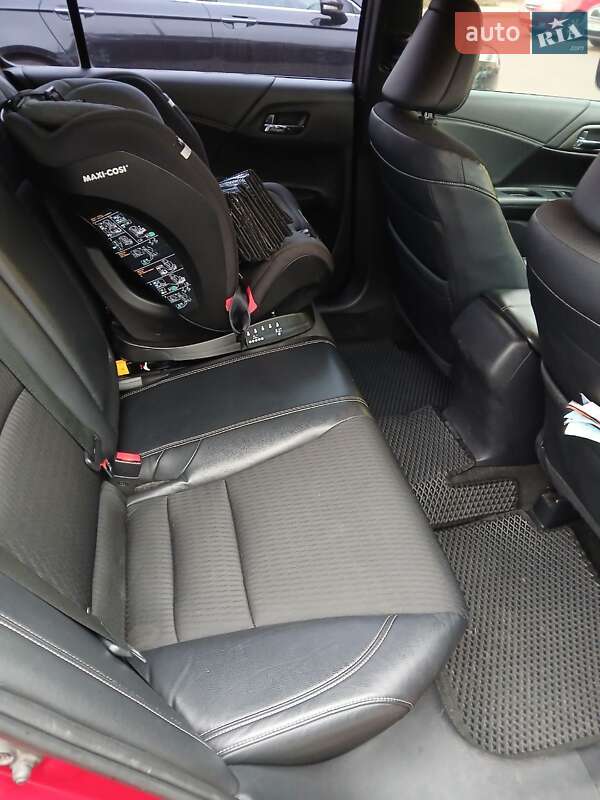 Седан Honda Accord 2016 в Киеве