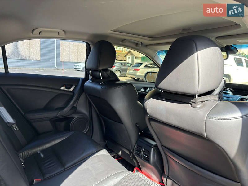 Седан Honda Accord 2010 в Сумах