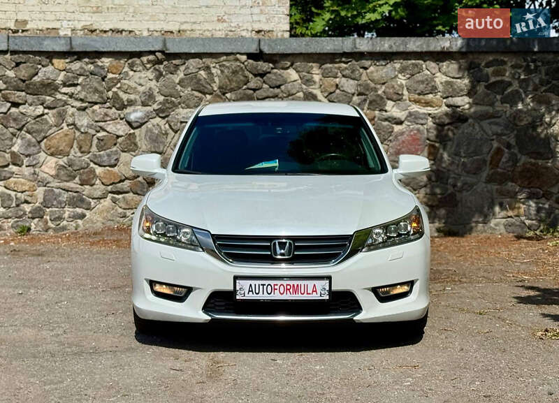 Седан Honda Accord 2013 в Киеве
