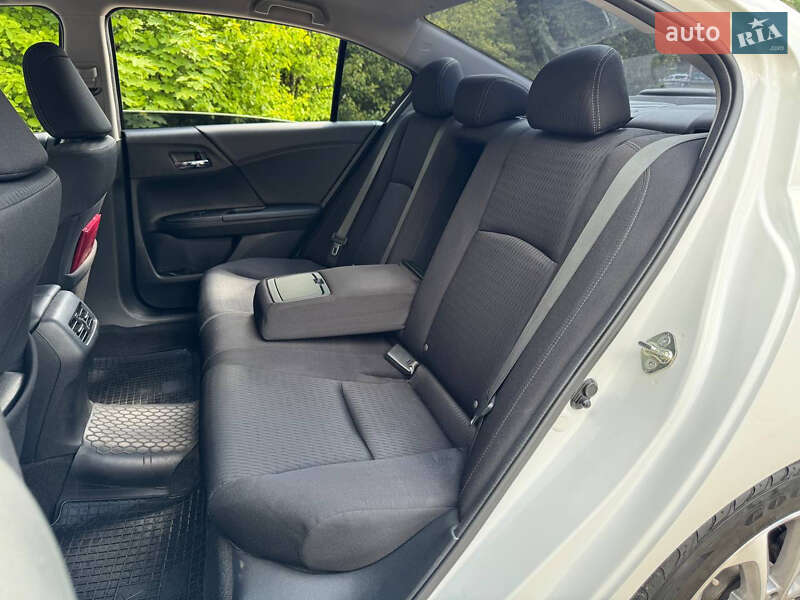 Седан Honda Accord 2013 в Киеве