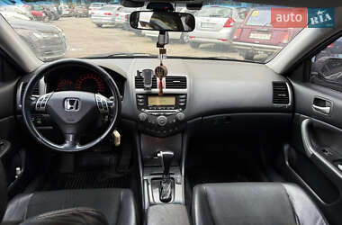 Седан Honda Accord 2005 в 