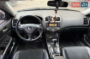 Седан Honda Accord 2005 в 