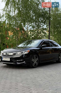 Седан Honda Accord 2015 в 