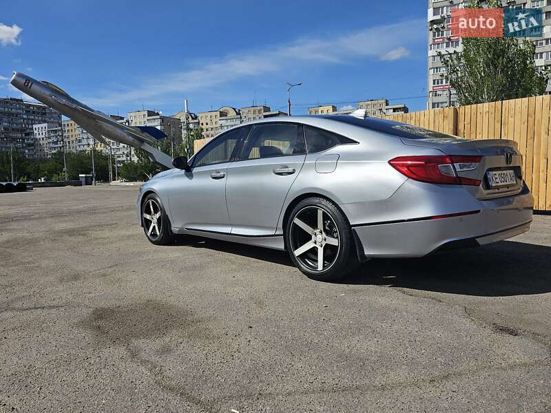 Седан Honda Accord 2018 в Днепре