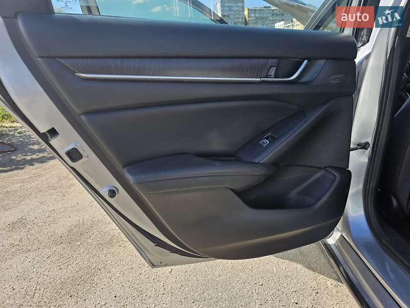 Седан Honda Accord 2018 в Днепре