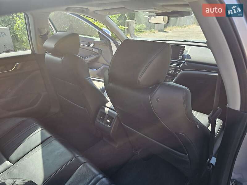 Седан Honda Accord 2018 в Днепре