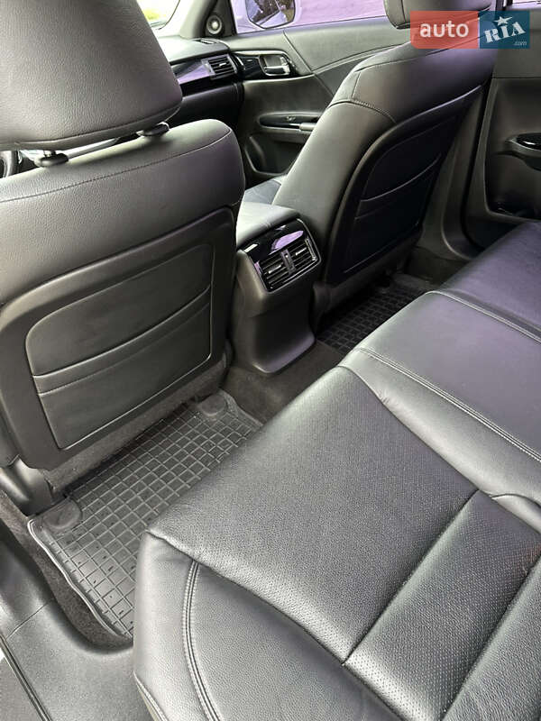 Седан Honda Accord 2013 в Долині