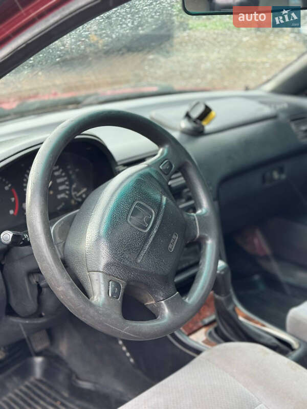 Седан Honda Accord 1996 в Одесі