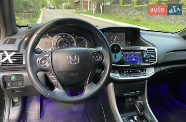 Седан Honda Accord 2013 в 