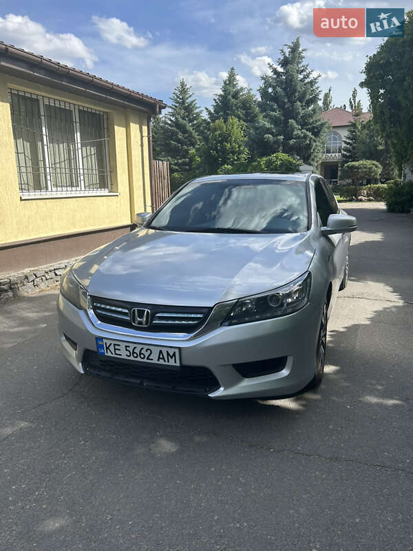 Седан Honda Accord 2014 в 