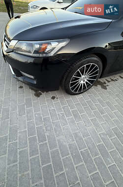 Седан Honda Accord 2015 в 