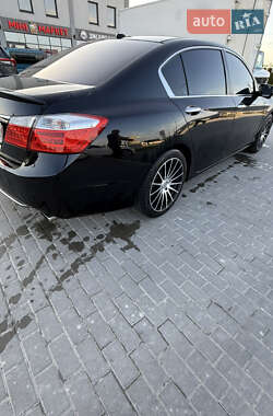Седан Honda Accord 2015 в 