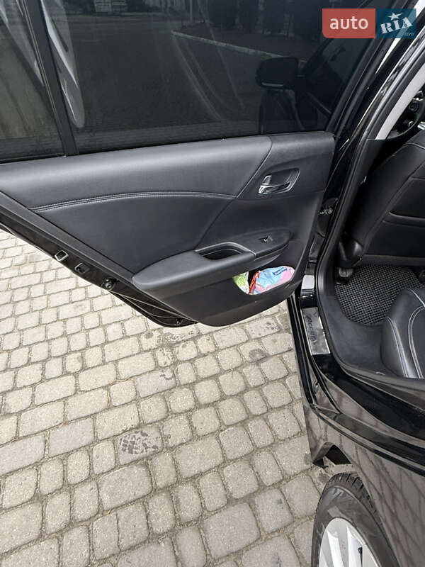 Седан Honda Accord 2015 в Львові
