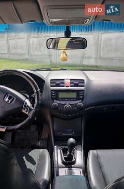Седан Honda Accord 2003 в 