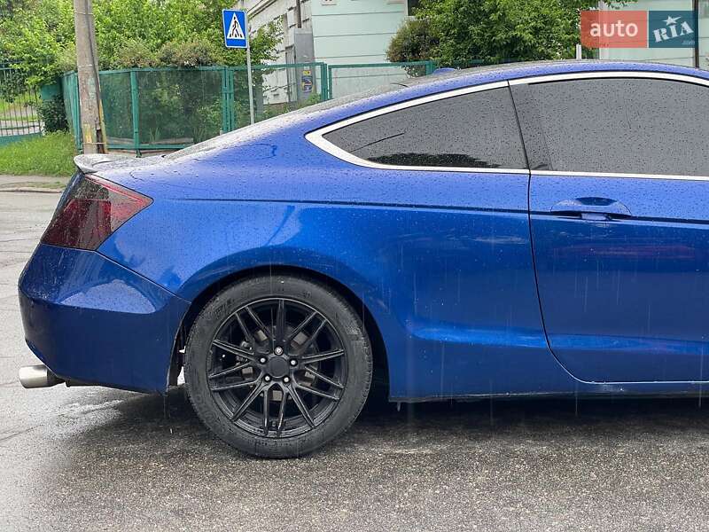 Купе Honda Accord 2008 в Киеве