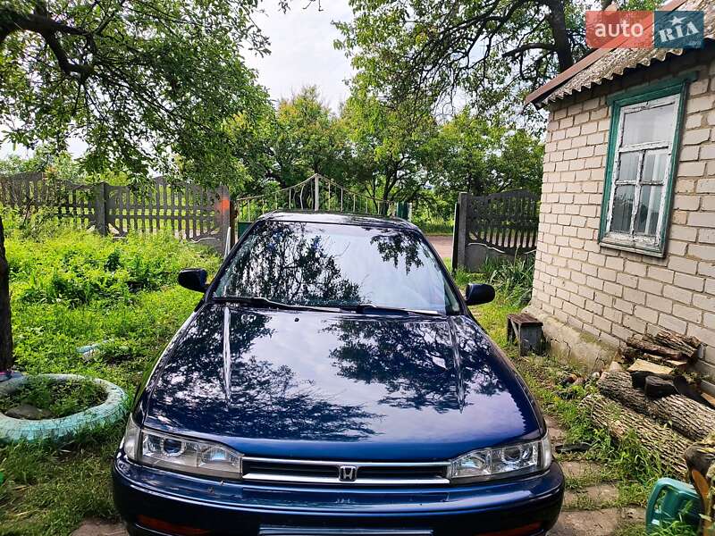 Седан Honda Accord 1993 в Днепре