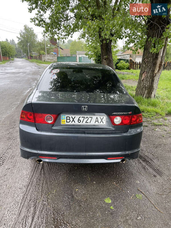 Седан Honda Accord 2006 в Полонном