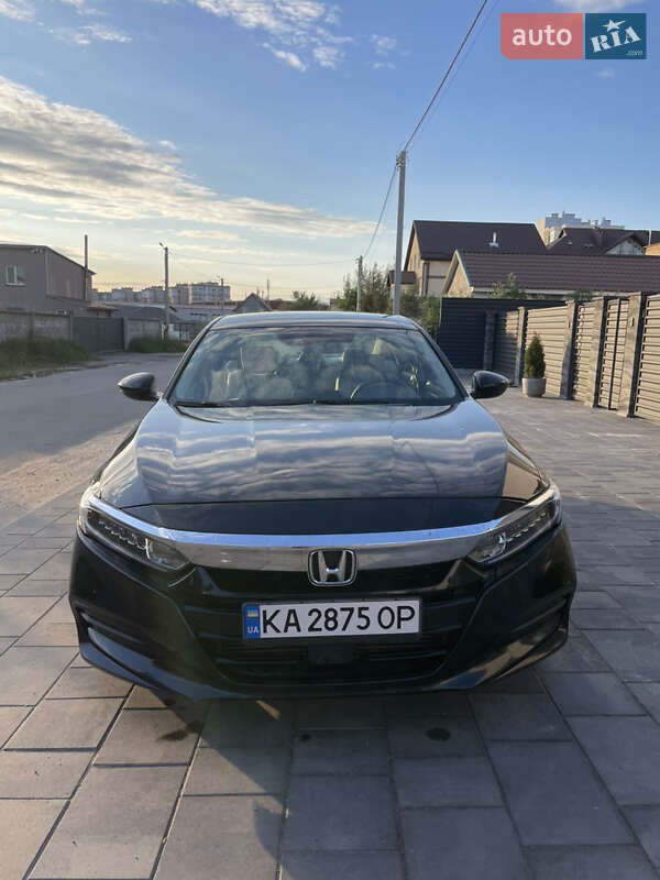 Седан Honda Accord 2018 в Чайках