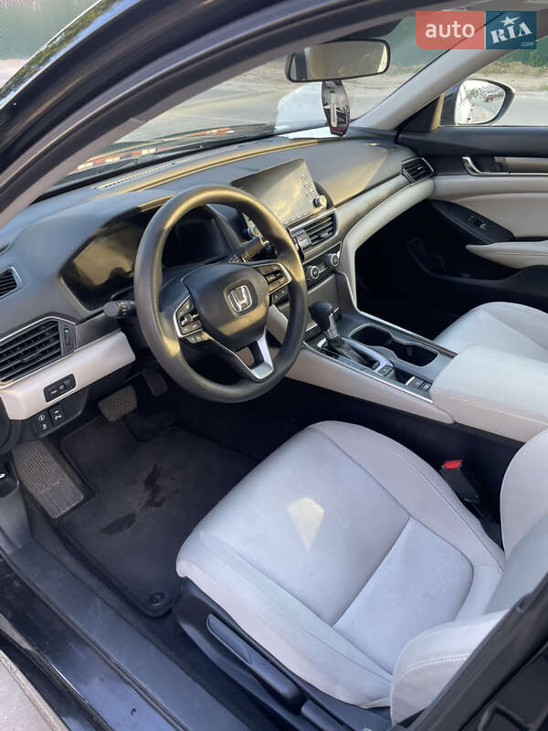 Седан Honda Accord 2018 в Чайках