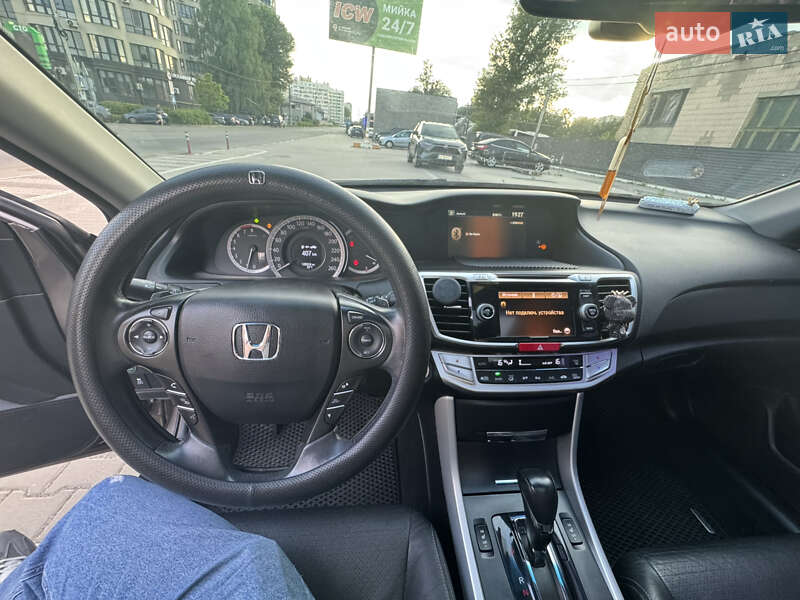 Седан Honda Accord 2014 в Киеве