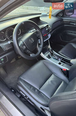 Седан Honda Accord 2014 в 