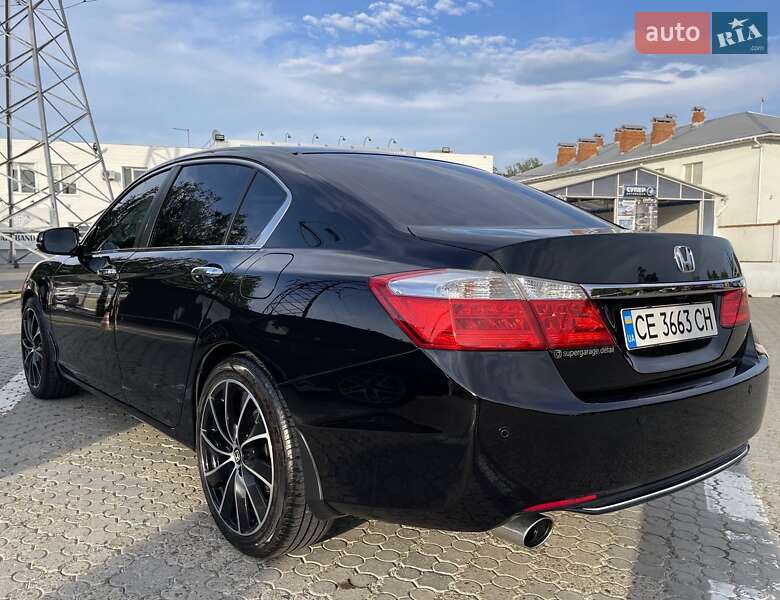 Седан Honda Accord 2013 в Черновцах